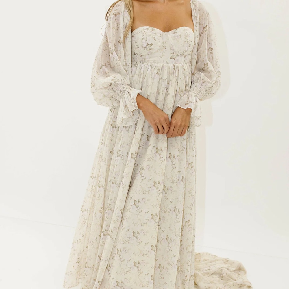 Worth Collective Chic Cream Floral Maxi Dress